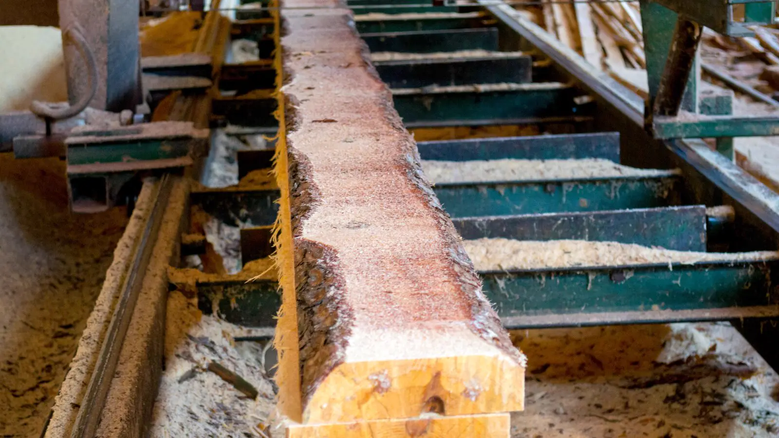 Sawmill equipment